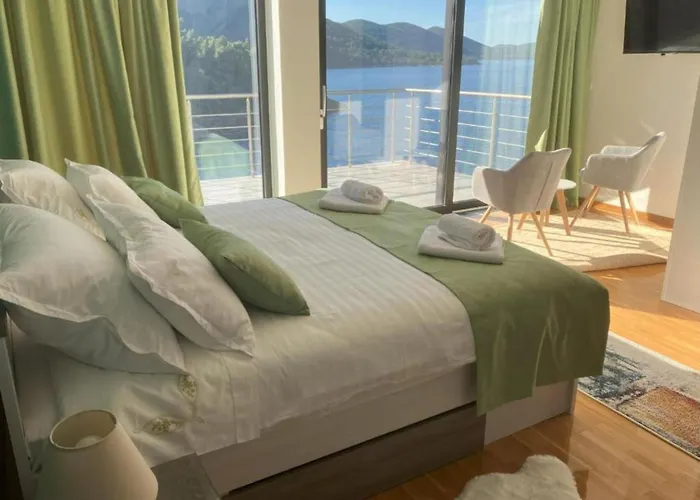 Villa Beachfront Luxury With Private Pool & Stunning Sea Views Korčula