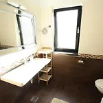 Beachfront Luxury With Private Pool & Stunning Sea Views * كورتْشولا