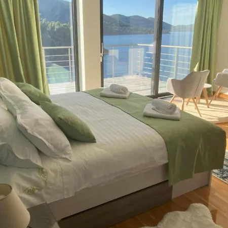 Villa Beachfront Luxury With Private Pool & Stunning Sea Views Babina