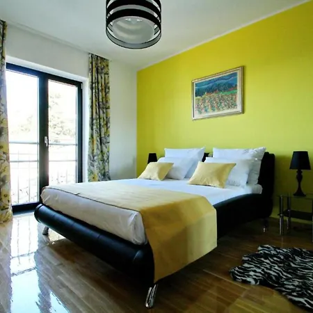 Beachfront Luxury With Private Pool & Stunning Sea Views