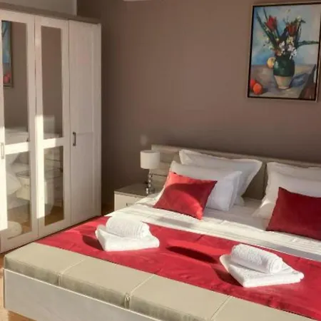 Beachfront Luxury With Private Pool & Stunning Sea Views Babina