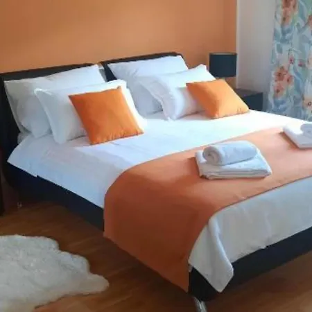 Beachfront Luxury With Private Pool & Stunning Sea Views * Babina