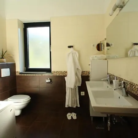 빌라 Beachfront Luxury With Private Pool & Stunning Sea Views