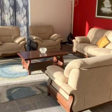 빌라 Beachfront Luxury With Private Pool & Stunning Sea Views *