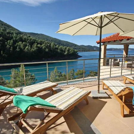 빌라 Beachfront Luxury With Private Pool & Stunning Sea Views *