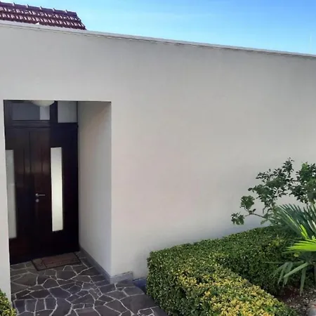 Villa Beachfront Luxury With Private Pool And Stunning Sea Views Babina
