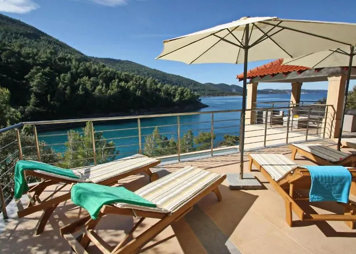 빌라 Beachfront Luxury With Private Pool & Stunning Sea Views *